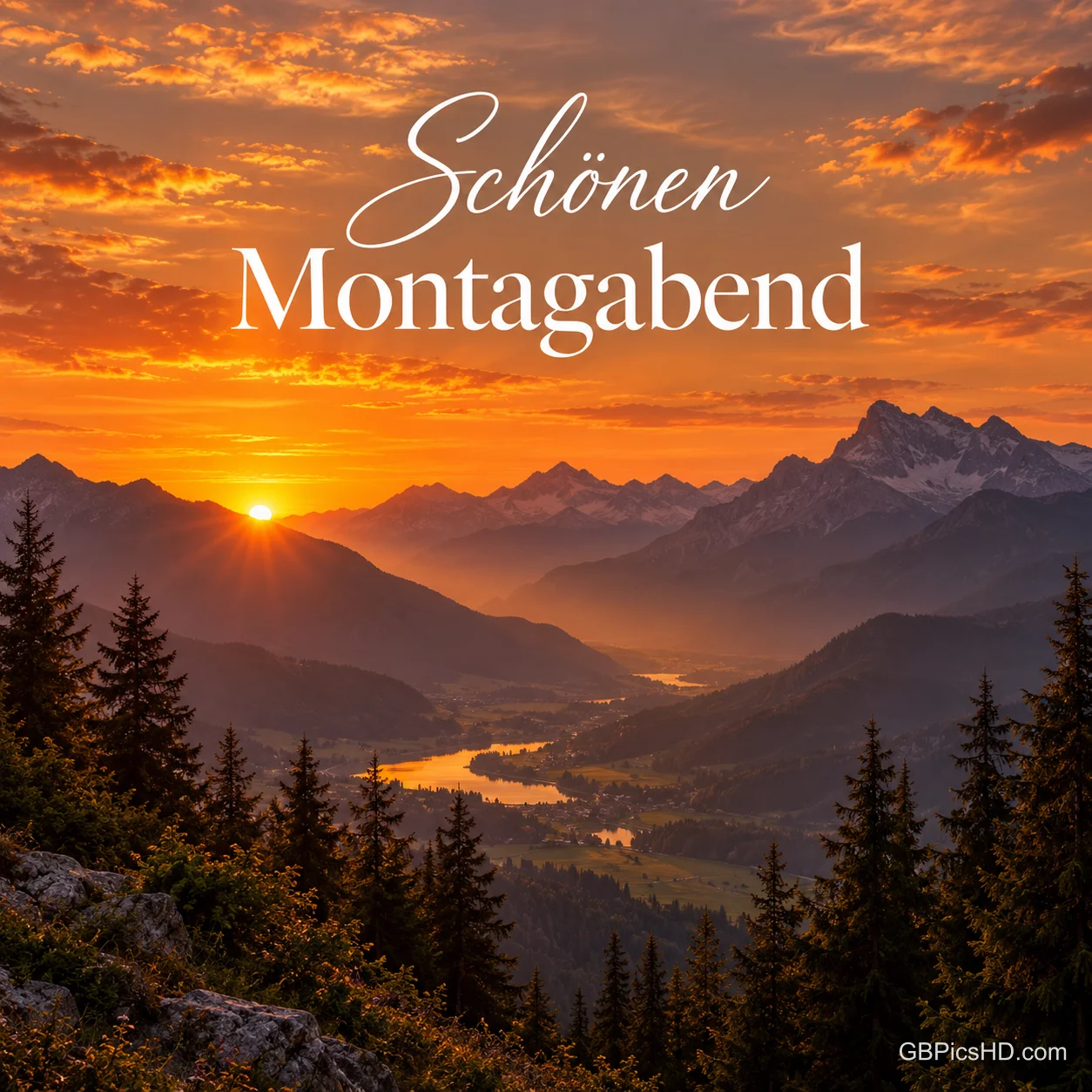 Weites Bergtal mit Tannenwäldern und einem Fluss, die Sonne geht hinter den Gipfeln unter und taucht den Himmel in Orange