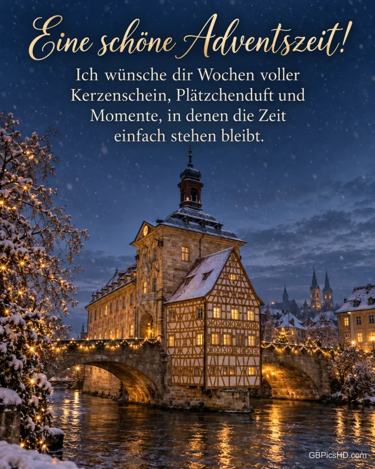 Das Alte Rathaus in Bamberg auf der Brücke über der Regnitz in der Dämmerung, Lichter spiegeln sich im Wasser, dazu „Eine schöne Adventszeit!“.