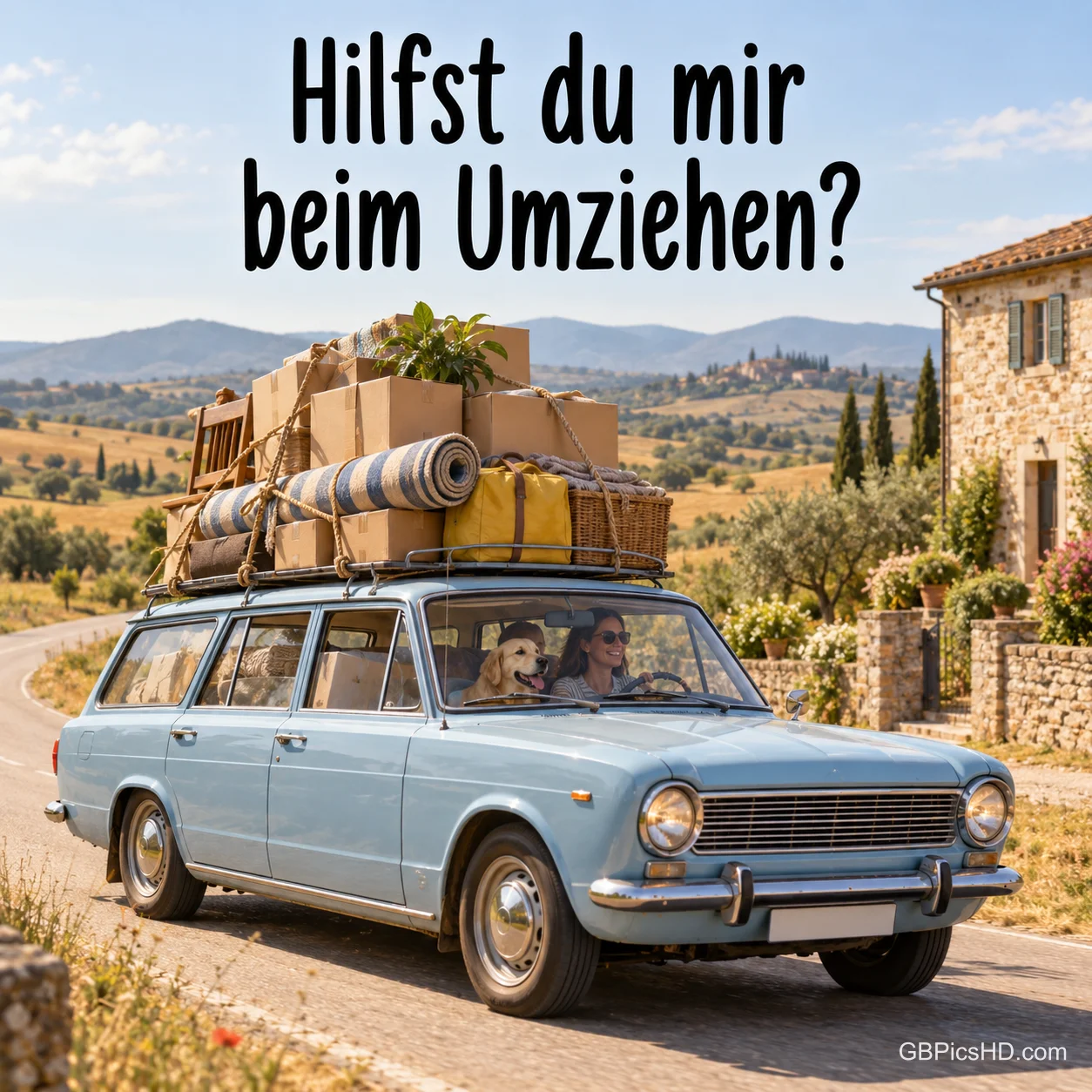 Hellblauer Oldtimer-Kombi mit Kisten, Teppichrolle und Taschen auf dem Dach fährt durch eine sonnige Hügellandschaft, darüber "Hilfst du mir beim Umziehen?" Hellblauer Oldtimer-Kombi mit Kisten, Teppichrolle und Taschen auf dem Dach fährt durch eine sonnige Hügellandschaft, darüber "Hilfst du mir beim Umziehen?"