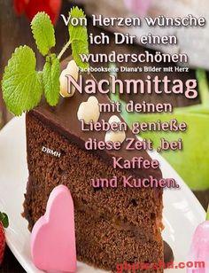 Ein Stück Kuchen mit grünen Blättern und Herz-Deko für einen schönen Nachmittag mit Kaffee und Kuchen.