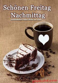 Stück Schokoladenkuchen und eine Kaffeetasse auf einem Tisch, freundlicher Gruß zum Freitag Nachmittag.