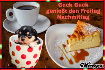 Niedlicher Welpe in einer Tasse neben Kaffee und Kuchen, gemütliche Freitagnachmittagsszene.