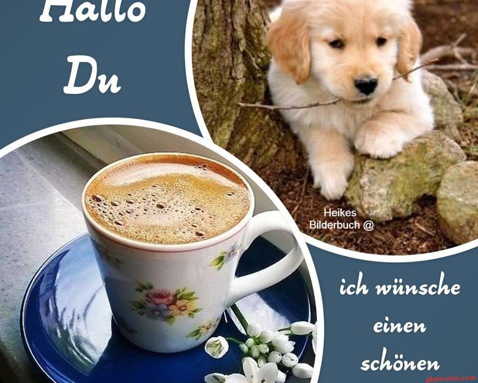 Kaffeetasse und Hundewelpe für einen freundlichen Gruß am Morgen.