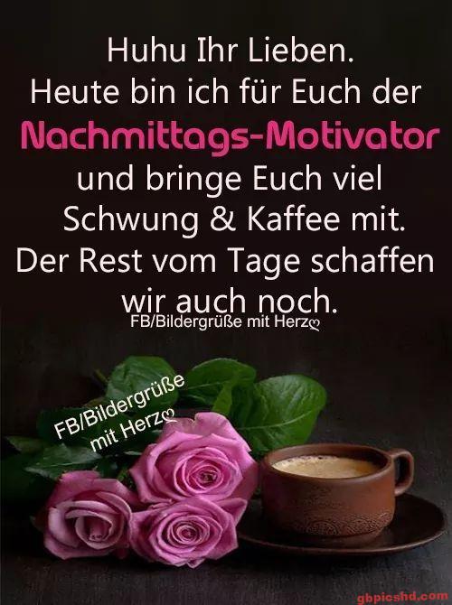 Drei rosa Rosen neben einer Tasse Kaffee mit motivierendem Nachmittagstext.