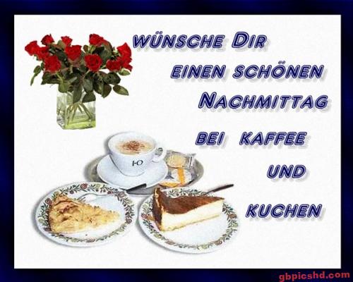 Ein Nachmittag mit Kaffee, Kuchen und roten Rosen zum Genießen.
