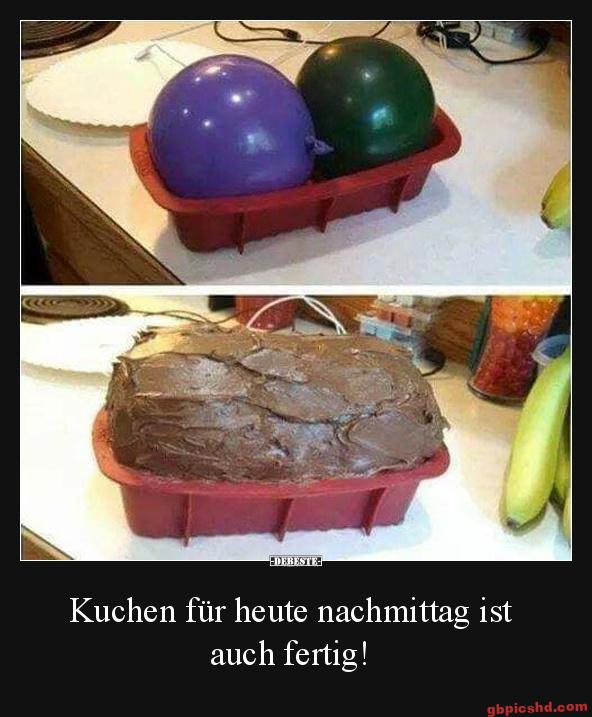 Wasserballons in einer Backform und ein fertig gebackener und glasierter Kuchen darin, passend für einen Nachmittag.