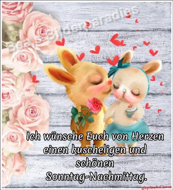 Zwei süße Kaninchen mit Herzen und Rosen, romantische Stimmung am Sonntagnachmittag.