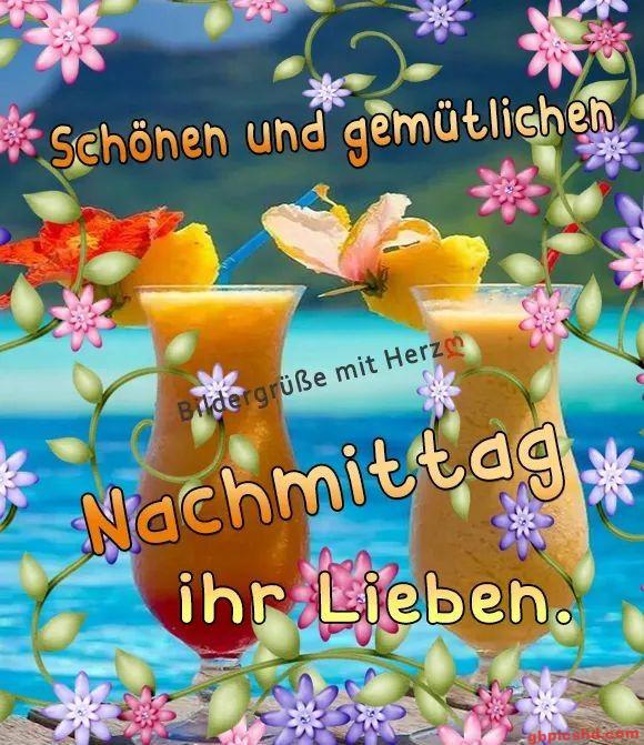 Zwei bunte Cocktails mit Fruchtdeko und floralen Verzierungen, wünschend einen schönen Nachmittag.