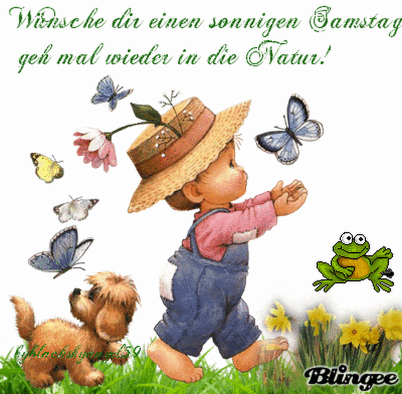 Kind spielt mit Schmetterlingen auf grüner Wiese, sonniger Samstag in der Natur.