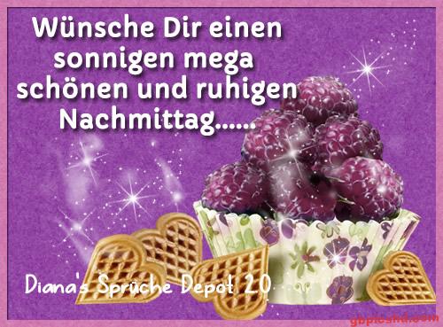 Lila Hintergrund mit Brombeeren und Herz-Keksen, freundliche Nachmittagsgrüße.