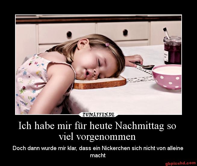 Mädchen schläft auf Brot am Tisch am Nachmittag, humorvoller Spruch über Nickerchen.