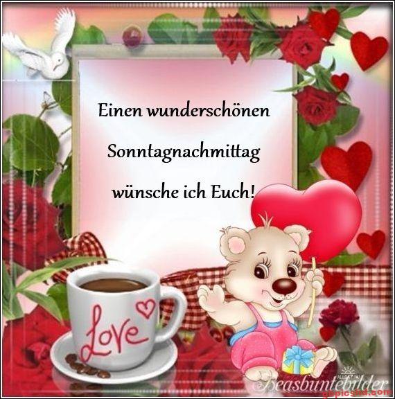 Niedlicher Bär mit Herz und rotem Rosenhintergrund für einen schönen Sonntagnachmittag.