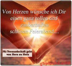 Hände formen ein Herz vor strahlendem Licht, Wünsche für einen schönen Feierabend.