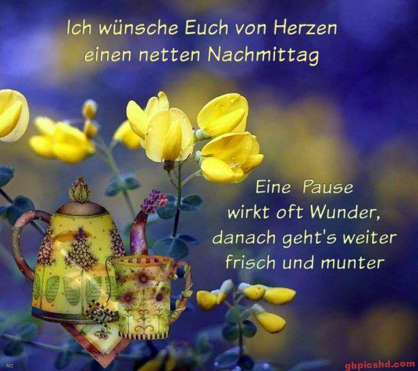 Gelbe Blumen mit Teekanne und Tasse für einen netten Nachmittag.
