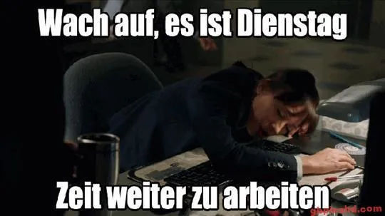 Frau mit Kopf auf Tisch, sieht müde aus, erinnert an den Dienstag und Arbeit.