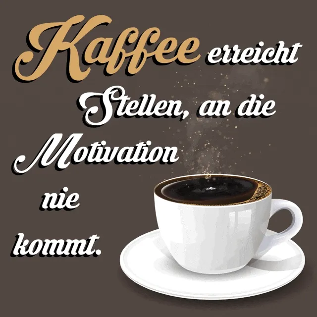 Weiße Tasse mit Kaffee auf einem Unterteller, daneben der Text über Motivation und Kaffee.
