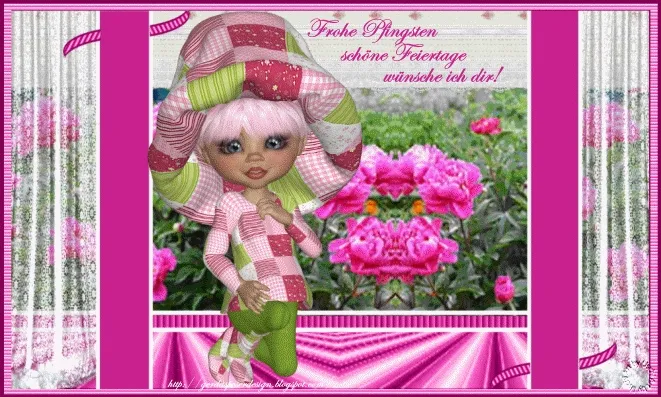 Ein Püppchen mit großem Hut und buntem Kleid steht vor blühenden Rosen. Hintergrund in Pink.