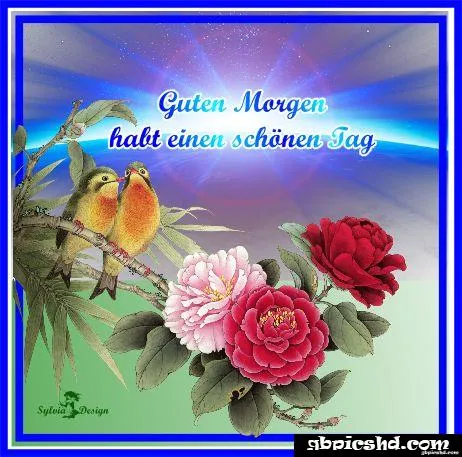 Zwei Vögel stehen nebeneinander, umgeben von Blumen und einem blauen Hintergrund.