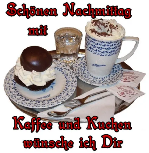 Teller mit Kaffee, Kuchen und einem Glas Wasser auf einem Tablett. Schriftzug im Hintergrund.