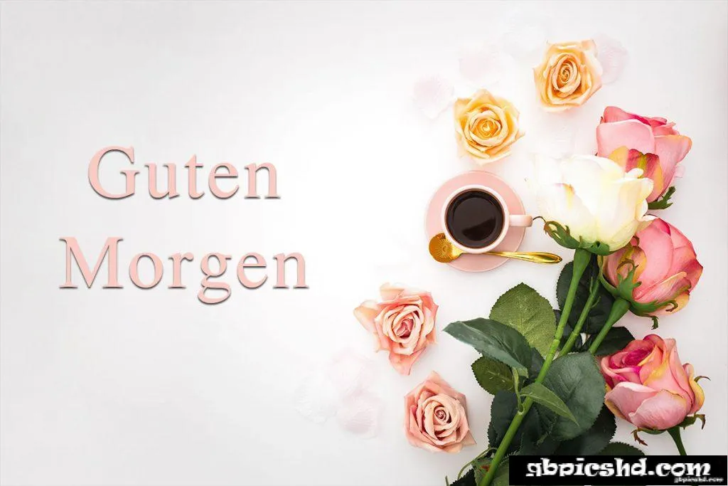 Tasse Kaffee mit Löffel neben Pastellrosen und dem Text "Guten Morgen".