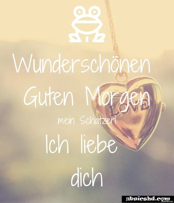 Ein goldenes Herz mit der Aufschrift "Love" und einem Frosch-Symbol im Hintergrund.